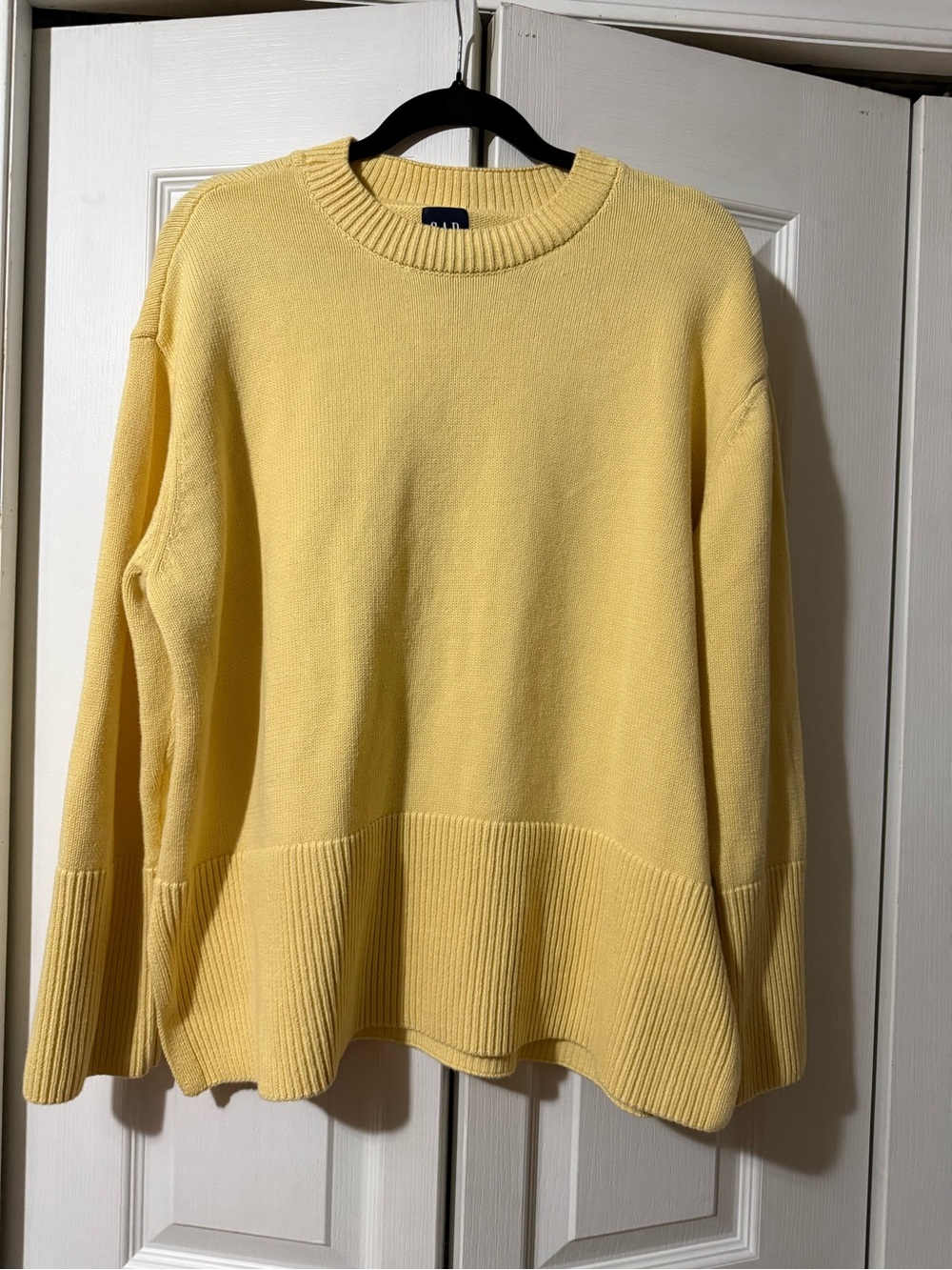 GAP Butter Yellow Crewneck Sweater XL